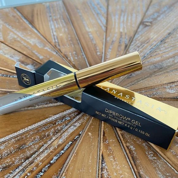 Anastasia Beverly Hills Other - NWT Anastasia Dipbrow Gel in Taupe